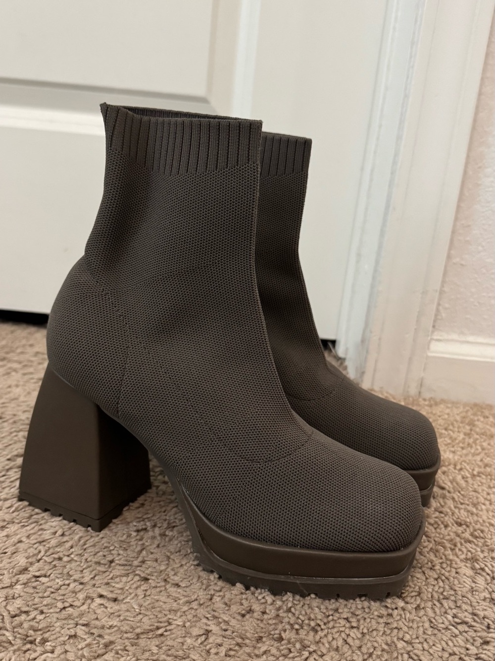 NEVER WORN Princess Polly sock boots